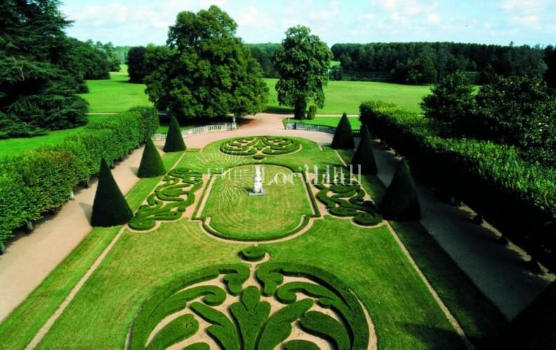 Privatization of the Château de Bouges for corporate events